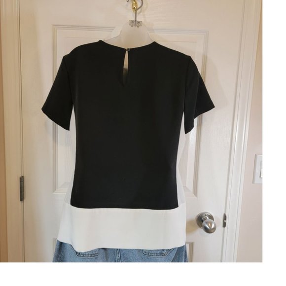 Woman's Top Short Sleeve Black with White Small Petite - Picture 5 of 12
